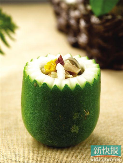 迷你八宝冬瓜盅.■不老草炖鳄鱼汤.