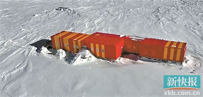 在南极望苍穹冰盖之巅